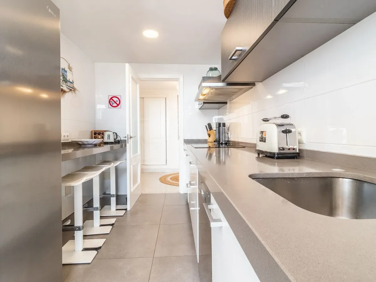 3-BEDROOM PENTHOUSE WITH SEA VIEWS IN THE HEART OF PUERTO BANUS