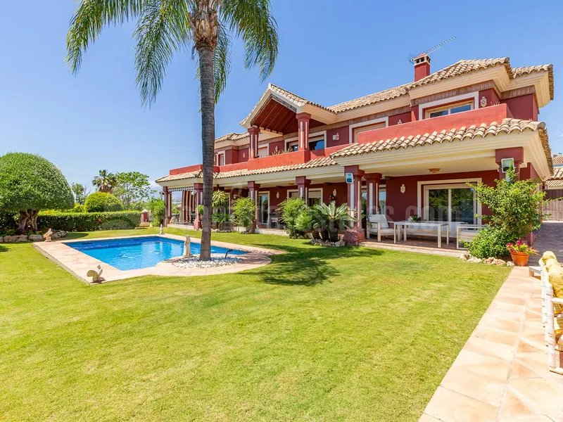 Villa for sale in Balcon de San Pedro