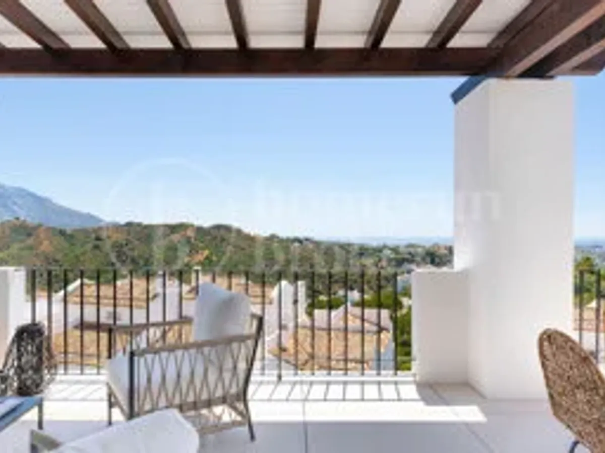 Maison Blanc - Recently Renovated Penthouse in La Quinta