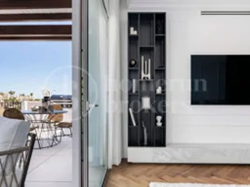 Maison Blanc - Recently Renovated Penthouse in La Quinta