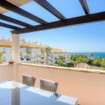 3-BEDROOM PENTHOUSE WITH SEA VIEWS IN PINOS DE NAGUELES 2