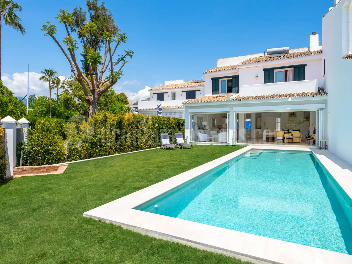 Semi-detached villa for sale on San Pedro Beach