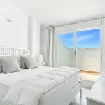 3-BEDROOM PENTHOUSE WITH SEA VIEWS IN PINOS DE NAGUELES 5