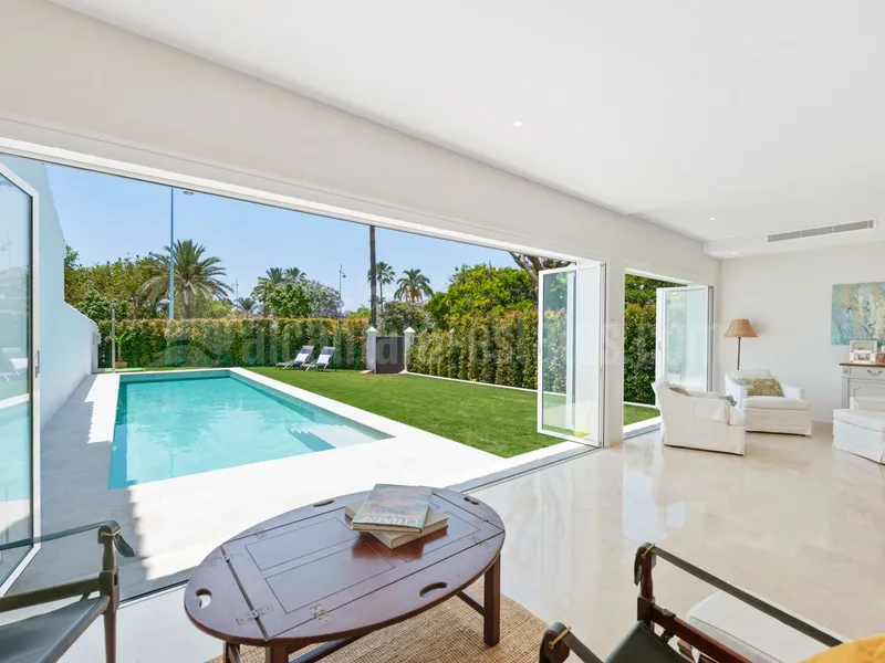 Semi-detached villa for sale on San Pedro Beach