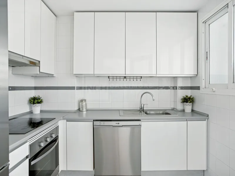 3-BEDROOM PENTHOUSE WITH SEA VIEWS IN PINOS DE NAGUELES