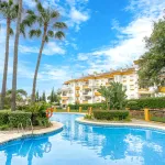 3-BEDROOM PENTHOUSE WITH SEA VIEWS IN PINOS DE NAGUELES 9