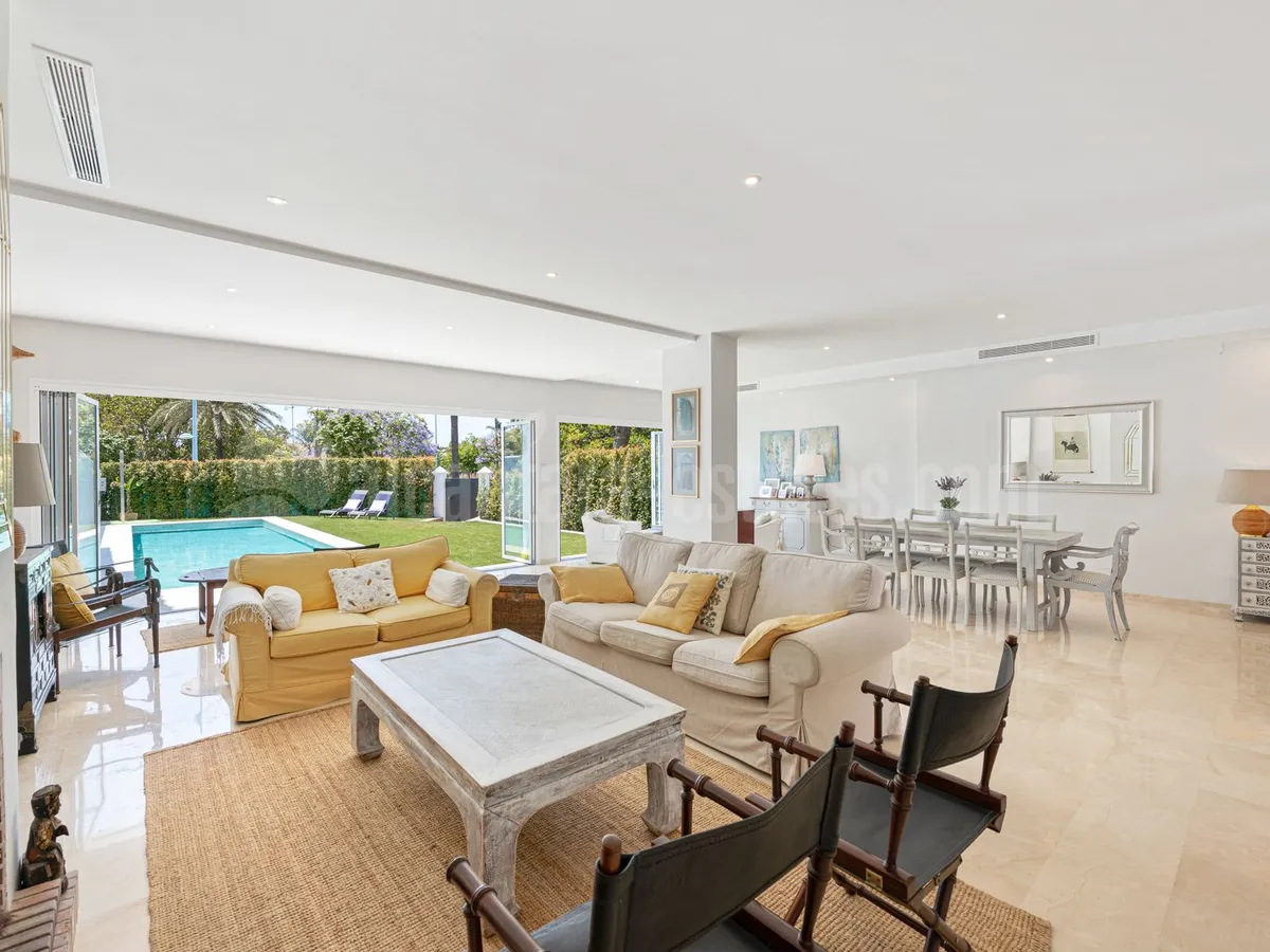 Semi-detached villa for sale on San Pedro Beach