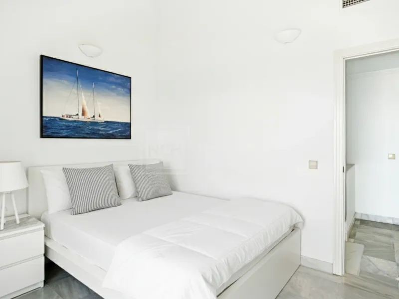 3-BEDROOM PENTHOUSE WITH SEA VIEWS IN PINOS DE NAGUELES