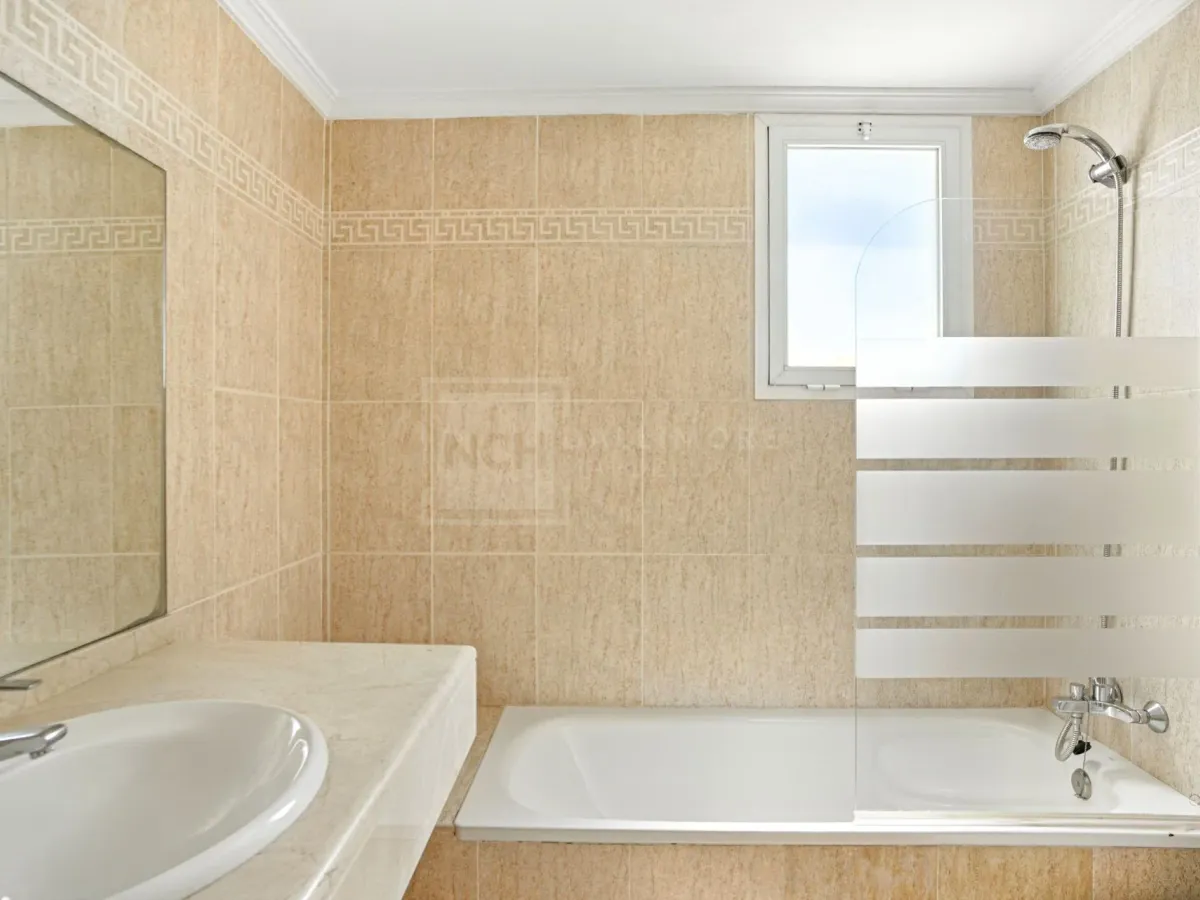 3-BEDROOM PENTHOUSE WITH SEA VIEWS IN PINOS DE NAGUELES