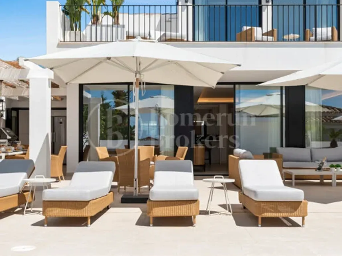 Villa Belice - Beachside contemporary Villa