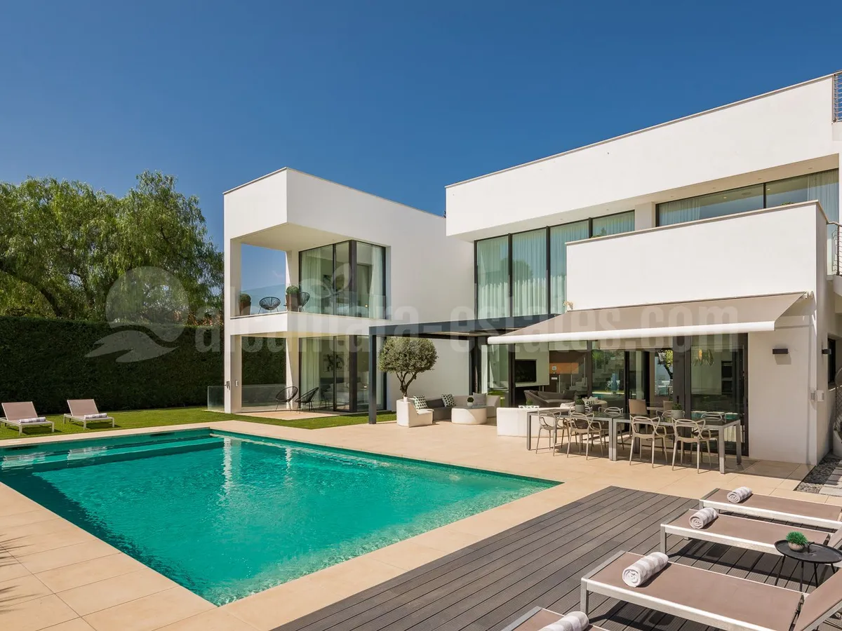 Beachside Contemporary Villa near Malibu Puerto Banus