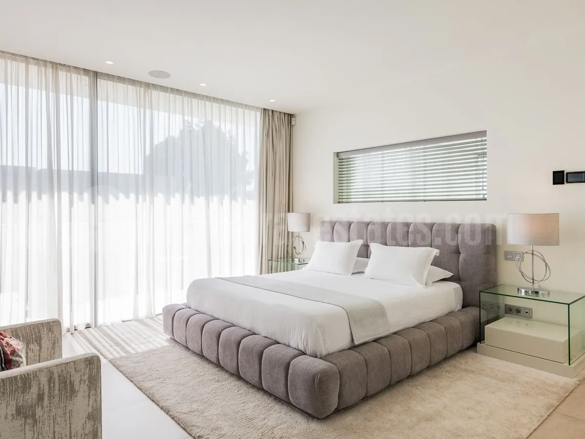 Beachside Contemporary Villa near Malibu Puerto Banus