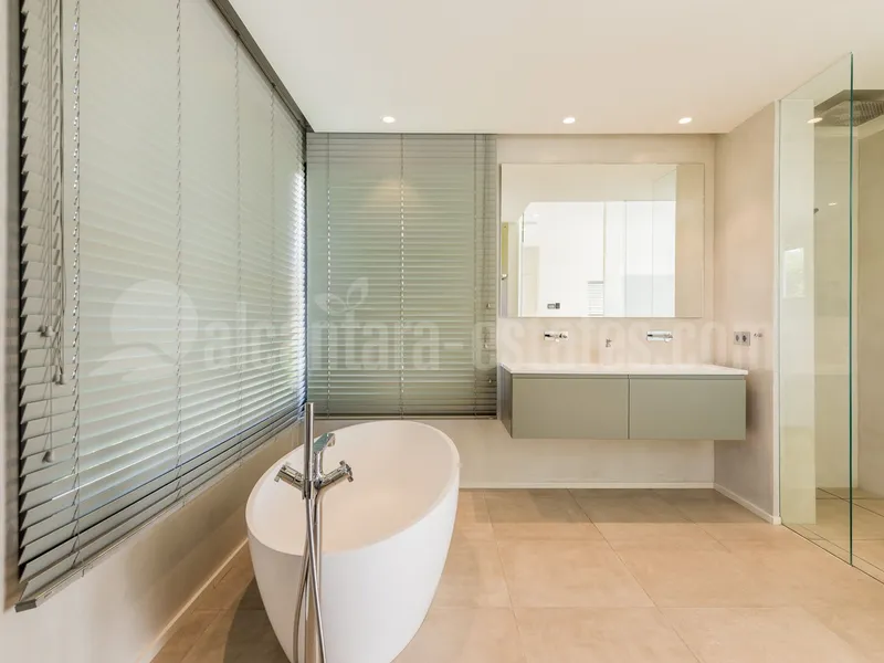 Beachside Contemporary Villa near Malibu Puerto Banus