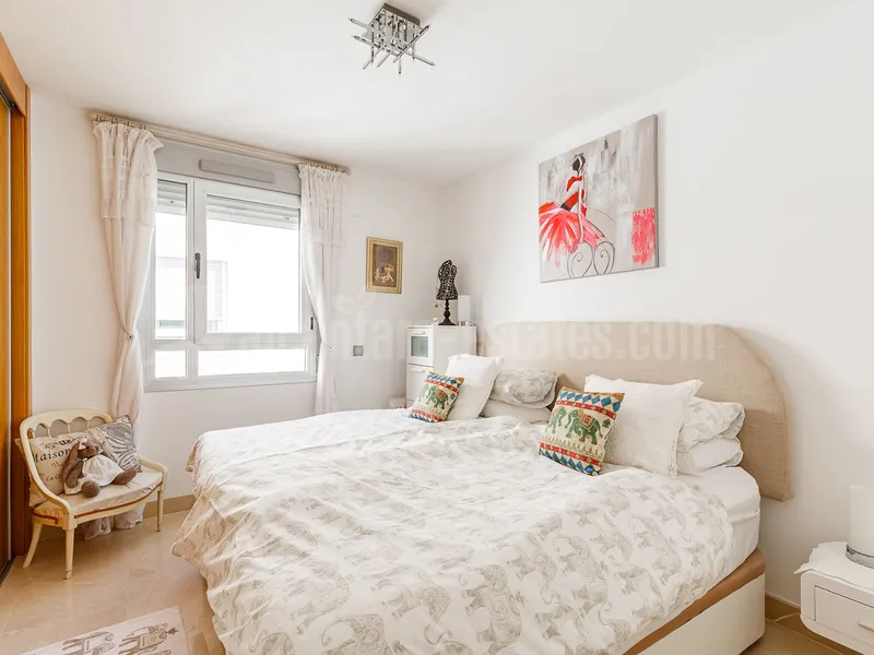 Penthouse with solarium on San Pedro Beach