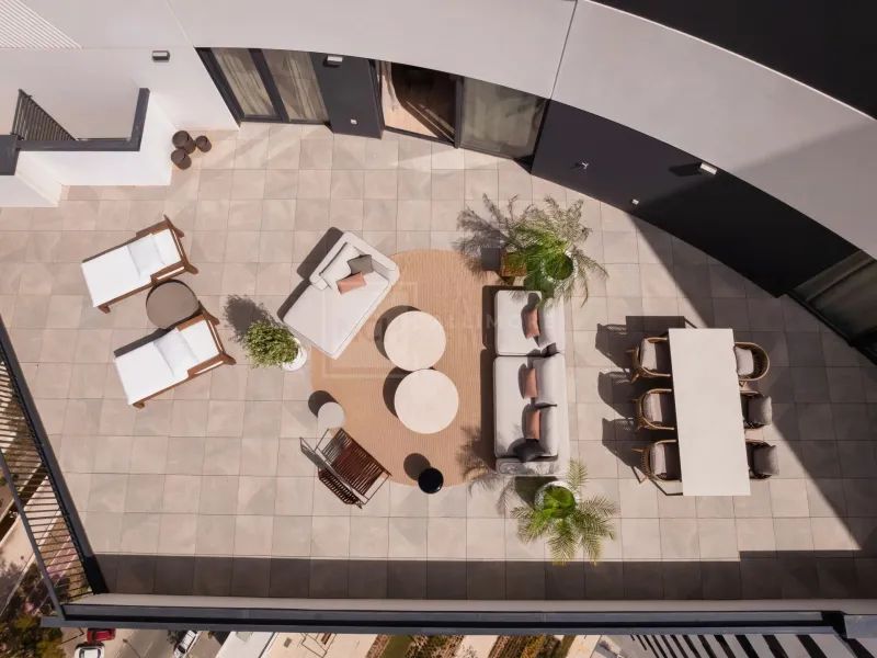 PENTHOUSE WITH VIEWS OVER MALAGA CITY ON THE 29TH FLOOR