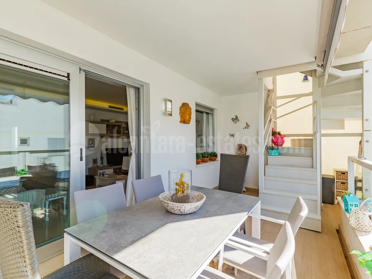 Penthouse with solarium on San Pedro Beach