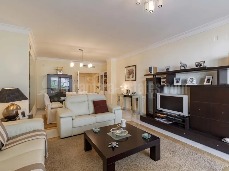 South west facing first floor apartment in La Rada, frontline San Pedro Beach