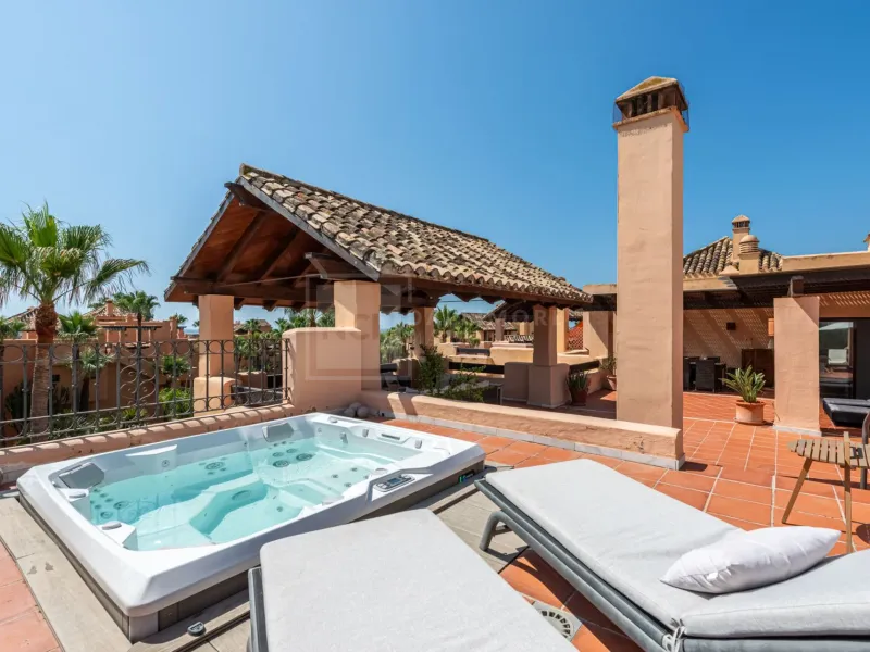 BEACH SIDE PENTHOUSE IN SAN PEDRO DE ALCANTARA