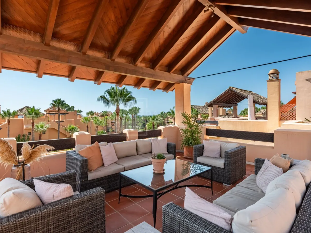 BEACH SIDE PENTHOUSE IN SAN PEDRO DE ALCANTARA