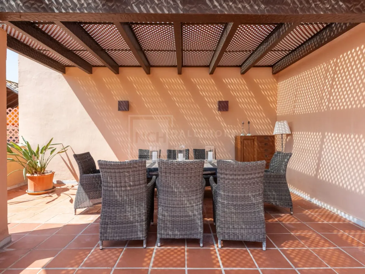 BEACH SIDE PENTHOUSE IN SAN PEDRO DE ALCANTARA