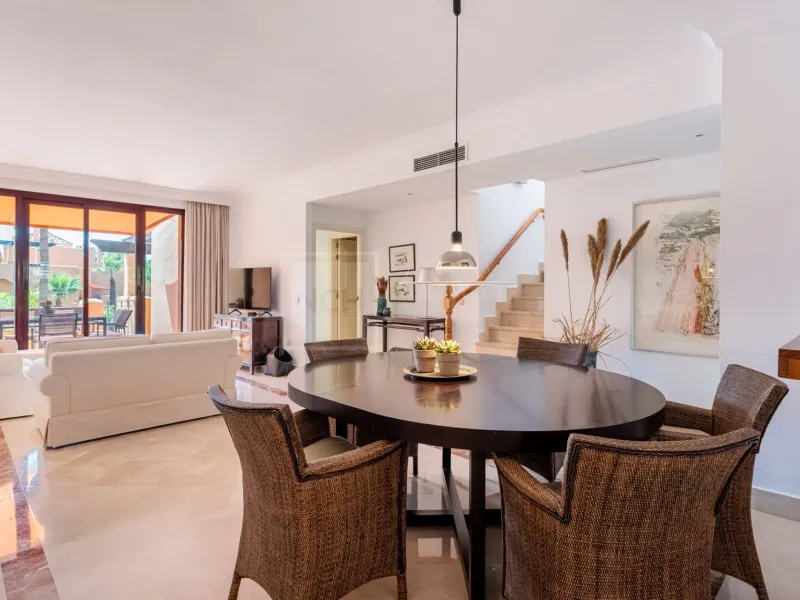 BEACH SIDE PENTHOUSE IN SAN PEDRO DE ALCANTARA