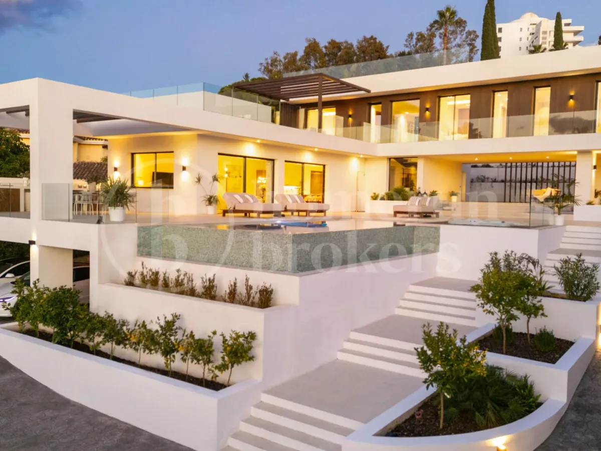 Villa Julia – Contemporary Newly Built Luxury Villa