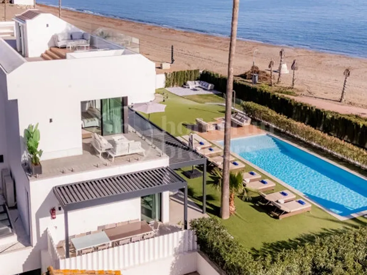 Villa Julia – Contemporary Newly Built Luxury Villa