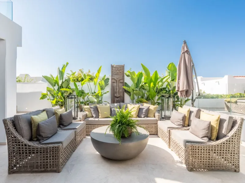 FRONT LINE BEACH BUNGALOW IN MARBELLA