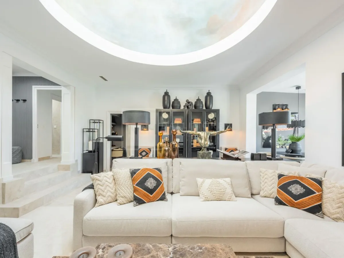 FRONT LINE BEACH BUNGALOW IN MARBELLA