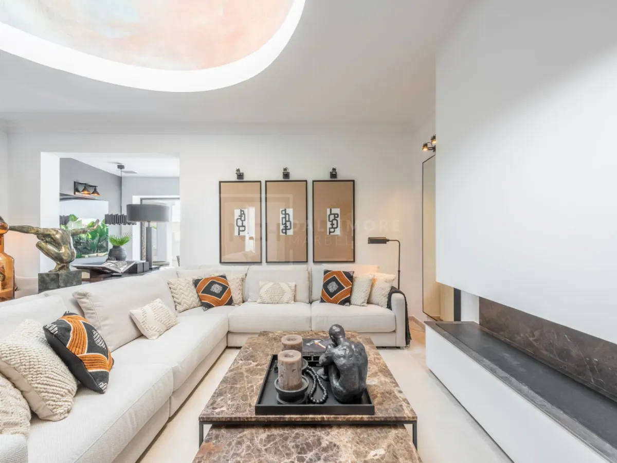 FRONT LINE BEACH BUNGALOW IN MARBELLA