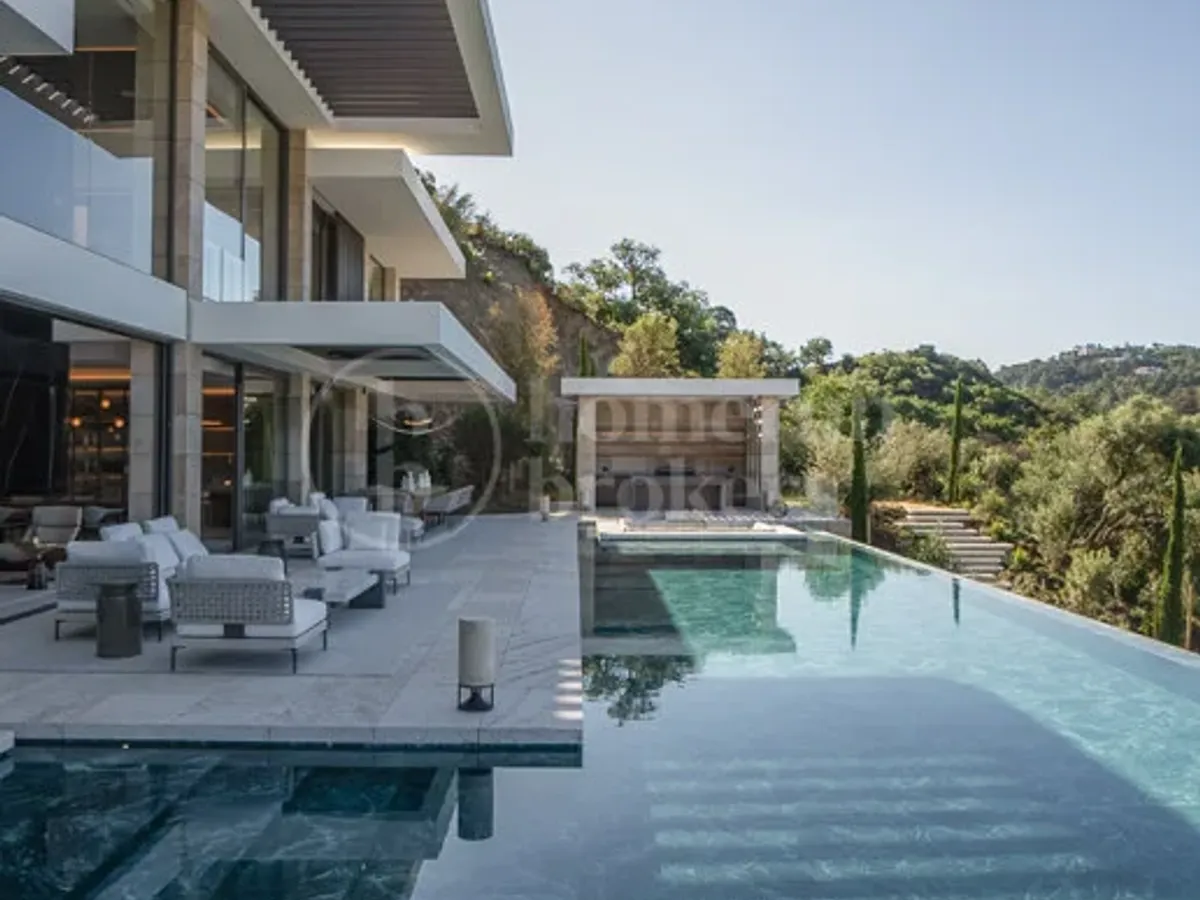 Villa Marbella – Luxury Mansion with Panoramic Views