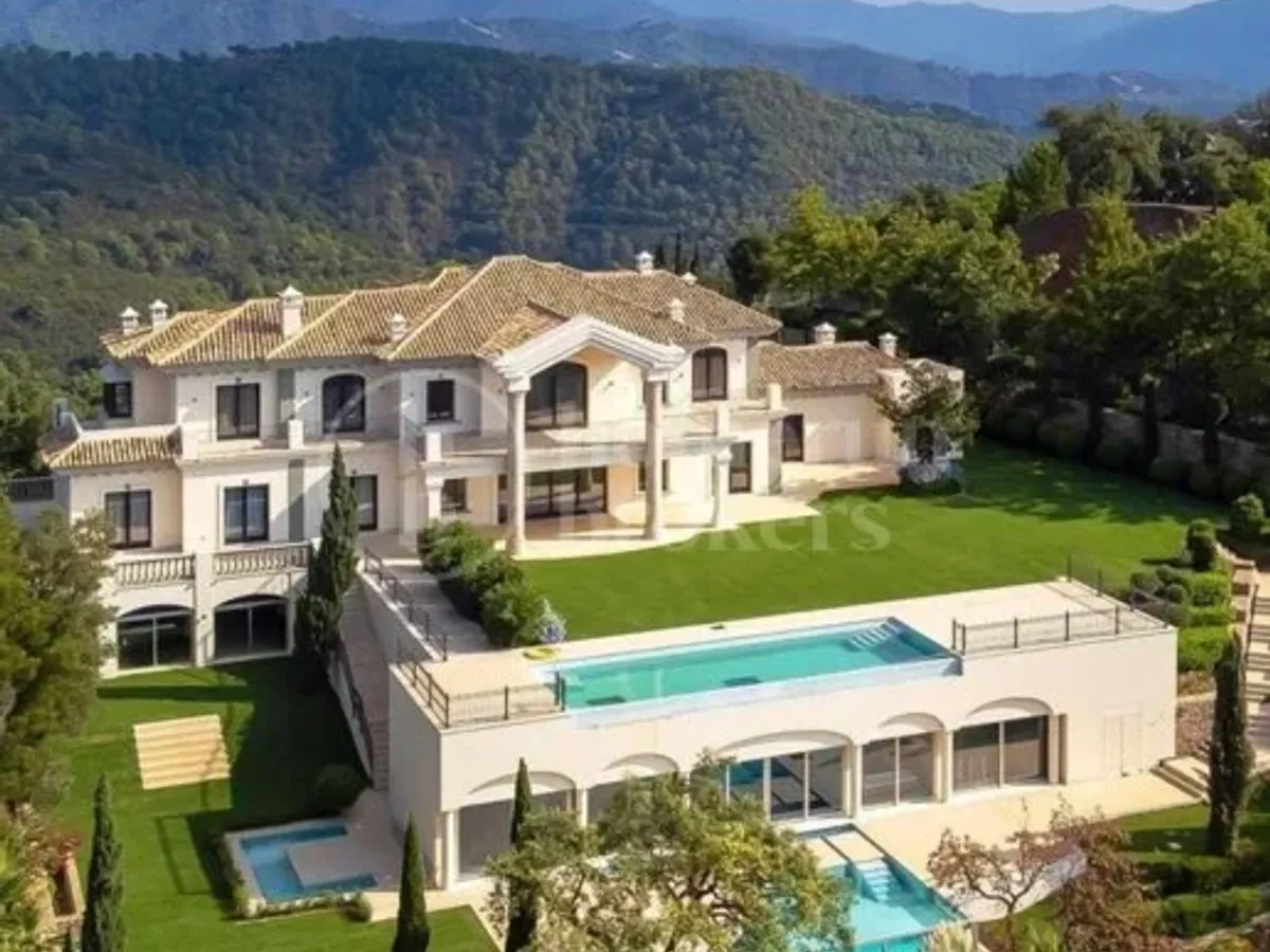 Villa Marbella – Luxury Mansion with Panoramic Views