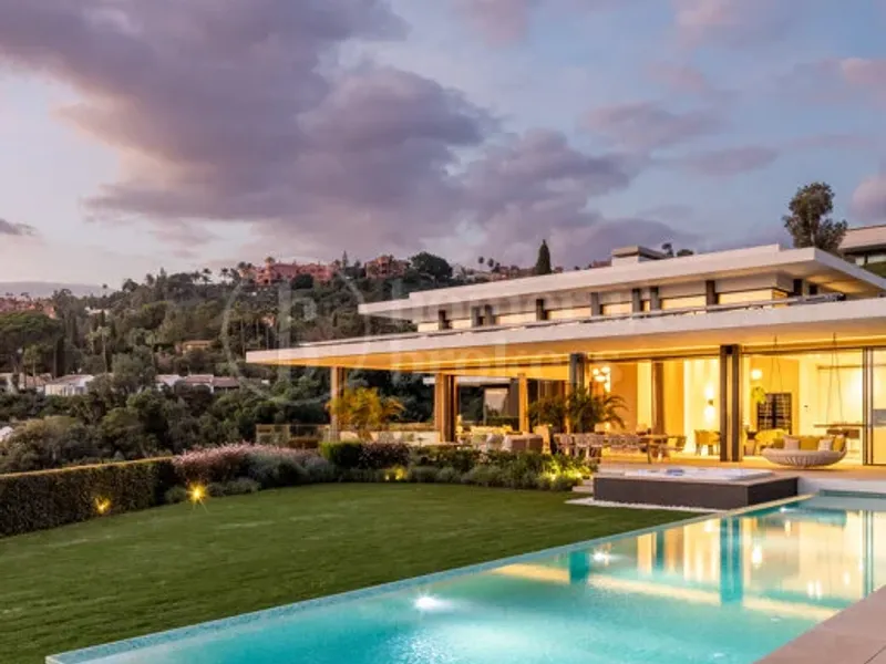 Villa Marbella – Luxury Mansion with Panoramic Views