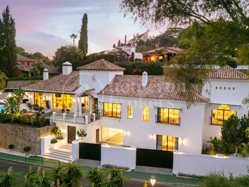 Villa Skyfall - Golf Front 5-Bedroom Villa in El Herrojo, La Quinta