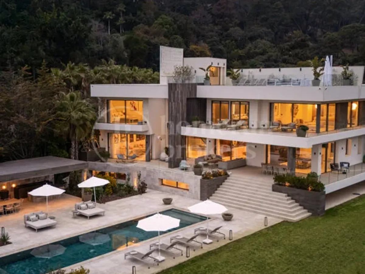 Villa Skyfall - Golf Front 5-Bedroom Villa in El Herrojo, La Quinta