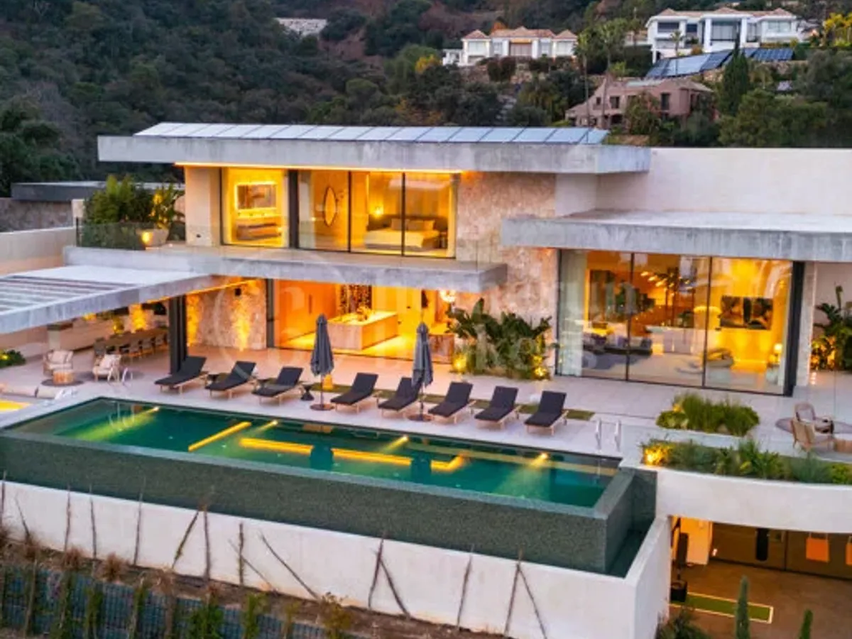 Villa Skyfall - Golf Front 5-Bedroom Villa in El Herrojo, La Quinta