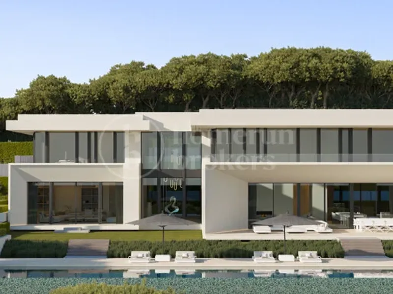 Villa Skyfall - Golf Front 5-Bedroom Villa in El Herrojo, La Quinta