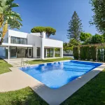 Contemporary Villa with Private Pool in Alta Vista, San Pedro de Alcántara 1