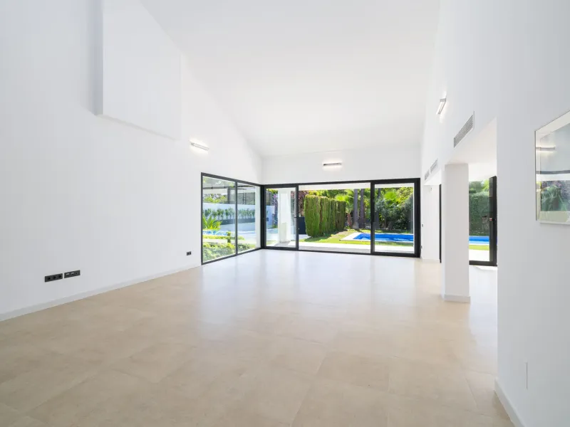 Contemporary Villa with Private Pool in Alta Vista, San Pedro de Alcántara