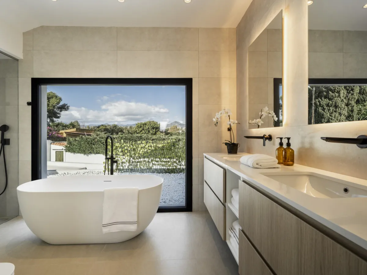 Fully Renovated Beachside Villa in San Pedro de Alcántara with Five En-Suite Bedrooms