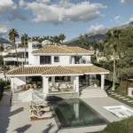 Renovated Luxury Villa in Nueva Andalucía with Golf & Sea Views and Private Spa 1