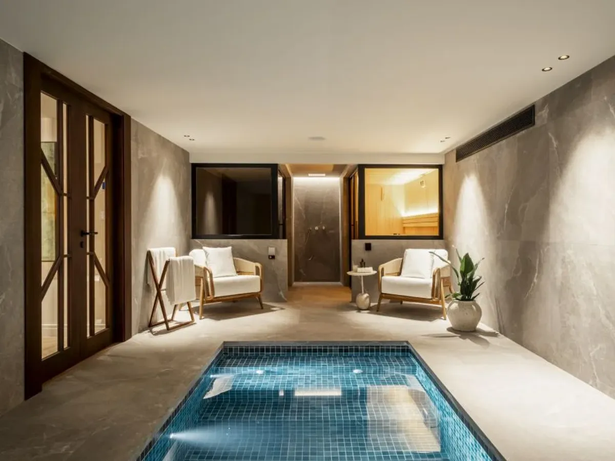 Renovated Luxury Villa in Nueva Andalucía with Golf & Sea Views and Private Spa