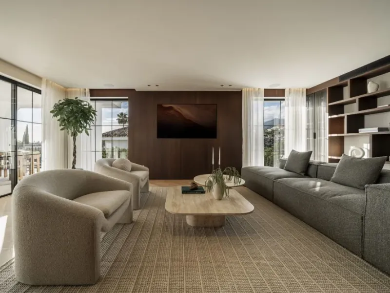 Renovated Luxury Villa in Nueva Andalucía with Golf & Sea Views and Private Spa