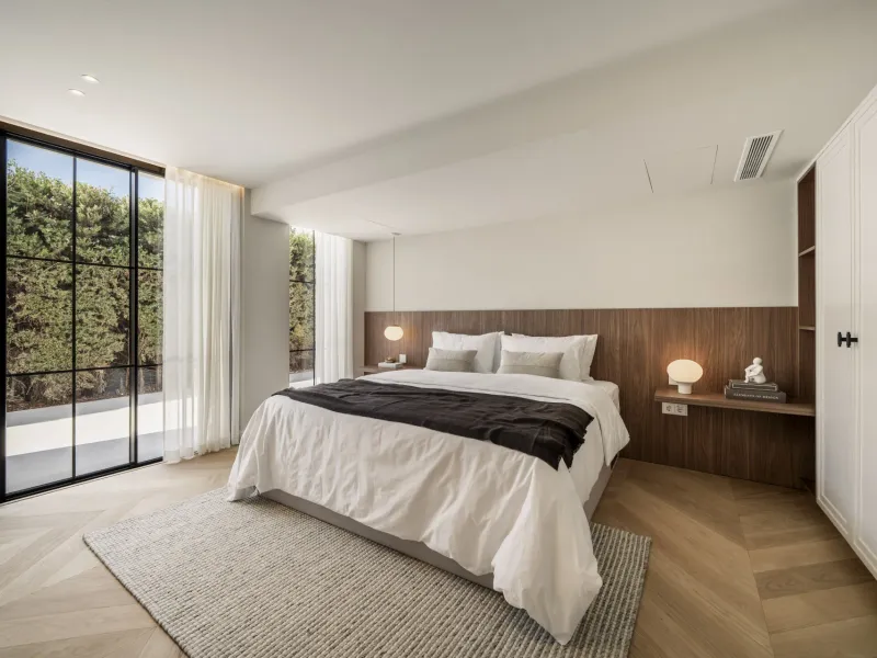 Renovated Luxury Villa in Nueva Andalucía with Golf & Sea Views and Private Spa