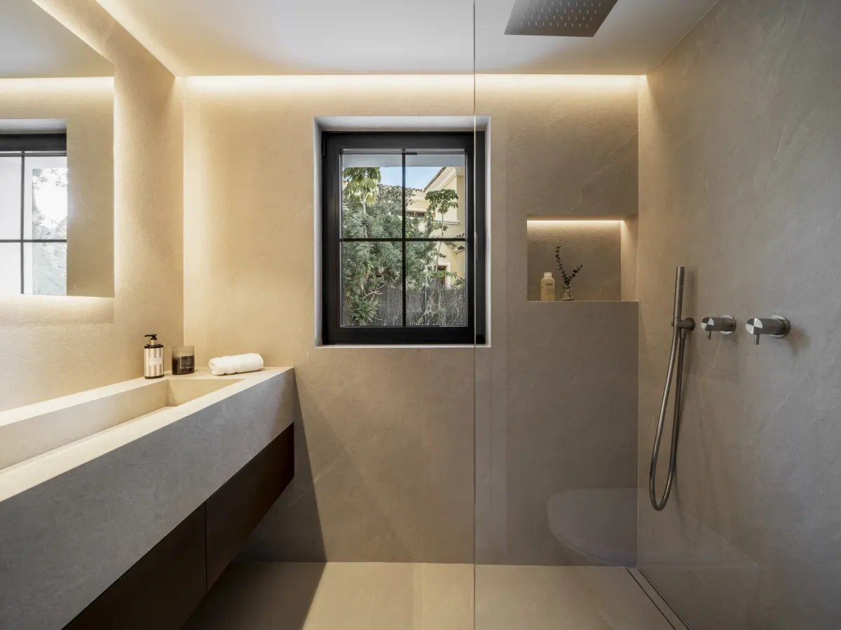 Renovated Luxury Villa in Nueva Andalucía with Golf & Sea Views and Private Spa