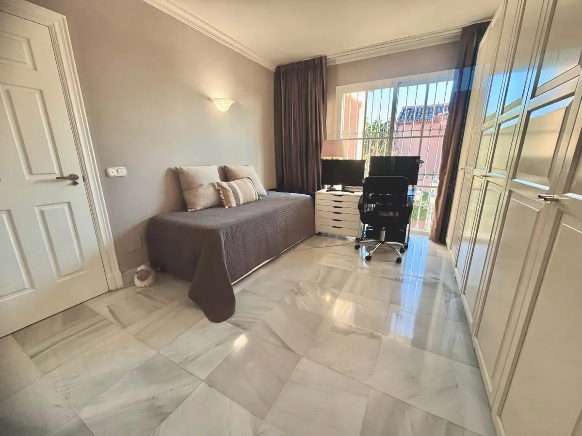 Exclusive Penthouse with Panoramic Sea Views in Monte Halcones