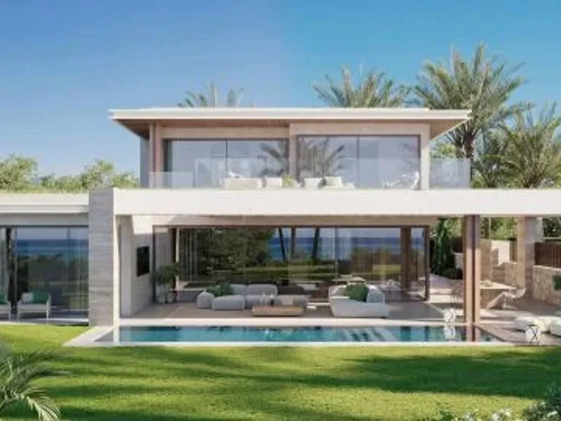 Beachfront Luxury Penthouse in Estepona