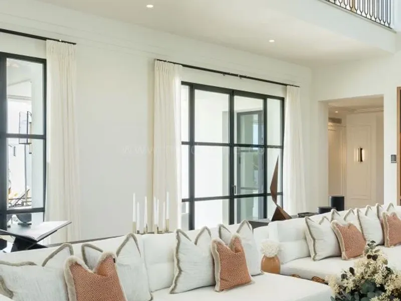 Modern Luxury Villa with Mediterranean Views in Cascada de Camoján