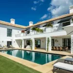 Modern Luxury Villa with Mediterranean Views in Cascada de Camoján 4