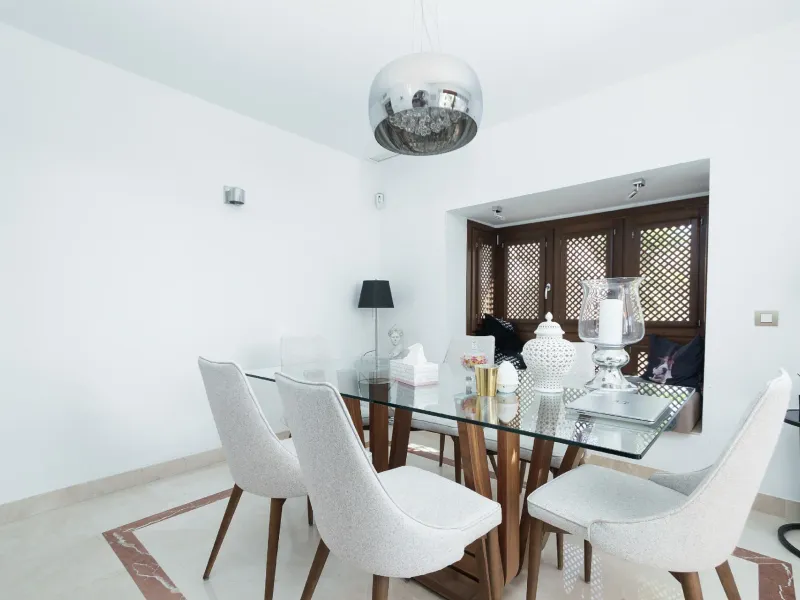 3-4 bedroom corner townhouse in the gated complex of Mirador del Paraiso